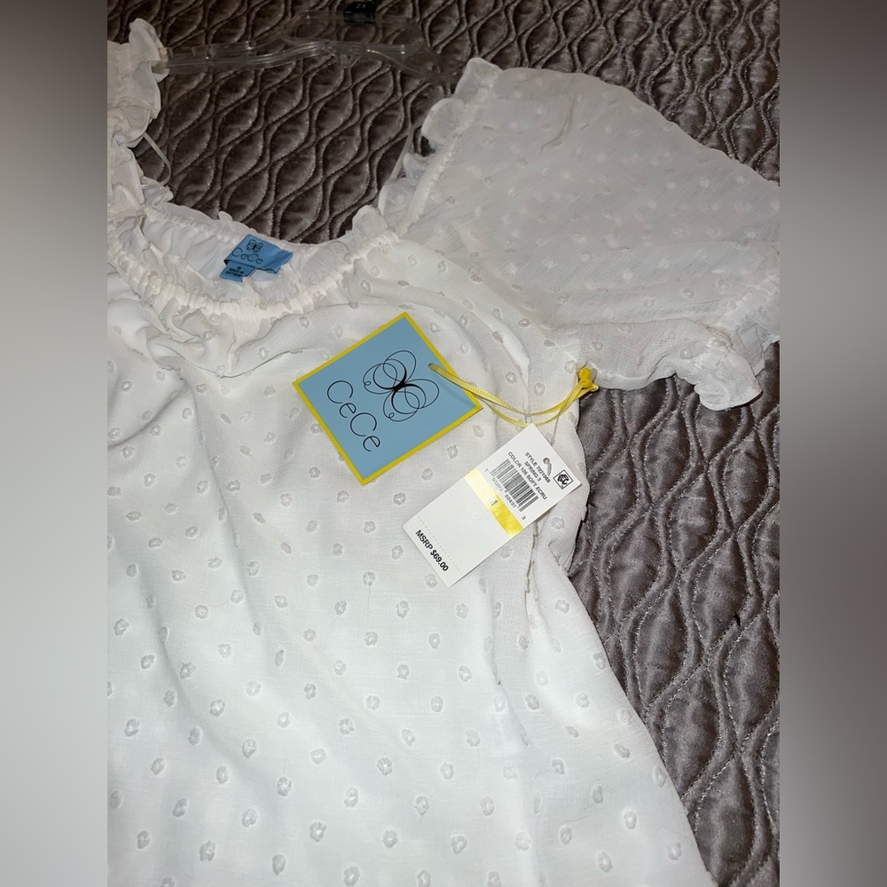 *NEW* Cece white short sleeve top with white polka dots NWT woman’s M - Picture 5 of 7